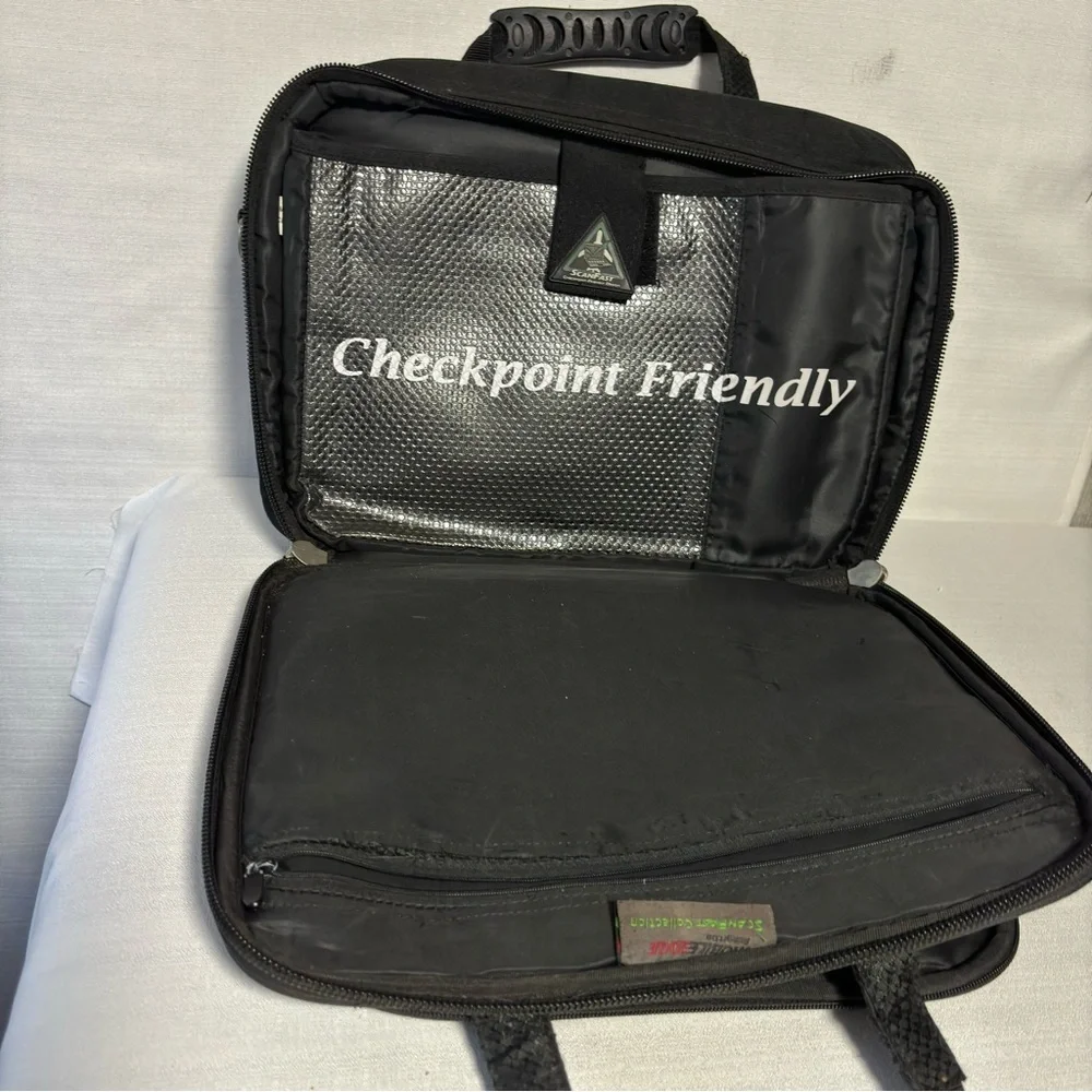 Mobile Edge Nylon ScanFastCollection Checkpoint Laptop Briefcase black 11X14